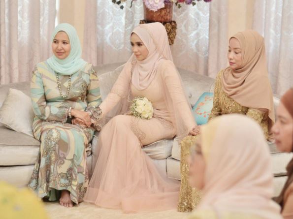 ummi nazeera sudah bernikah 23 julai yang lalu